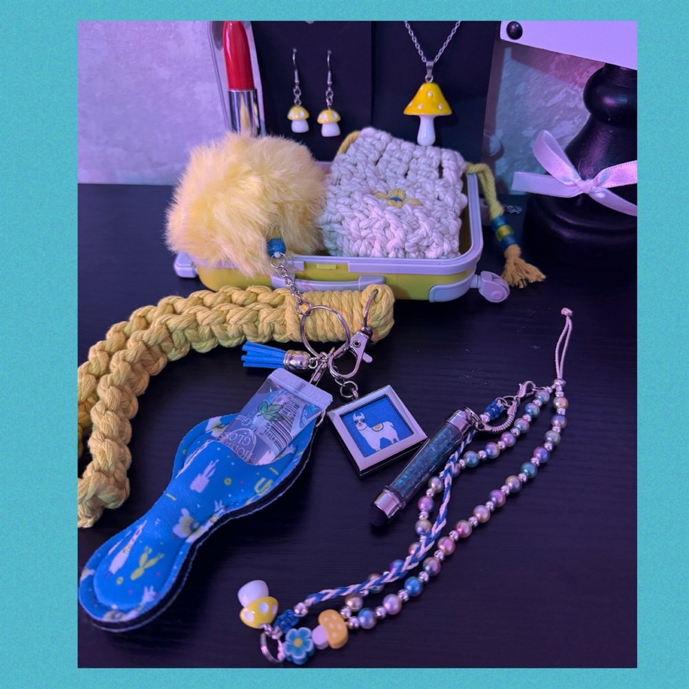 Keychain/Accessory Gift Set